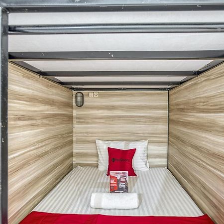 Reddoorz Hostel @ Feliz Noche Cengkareng Джакарта Экстерьер фото