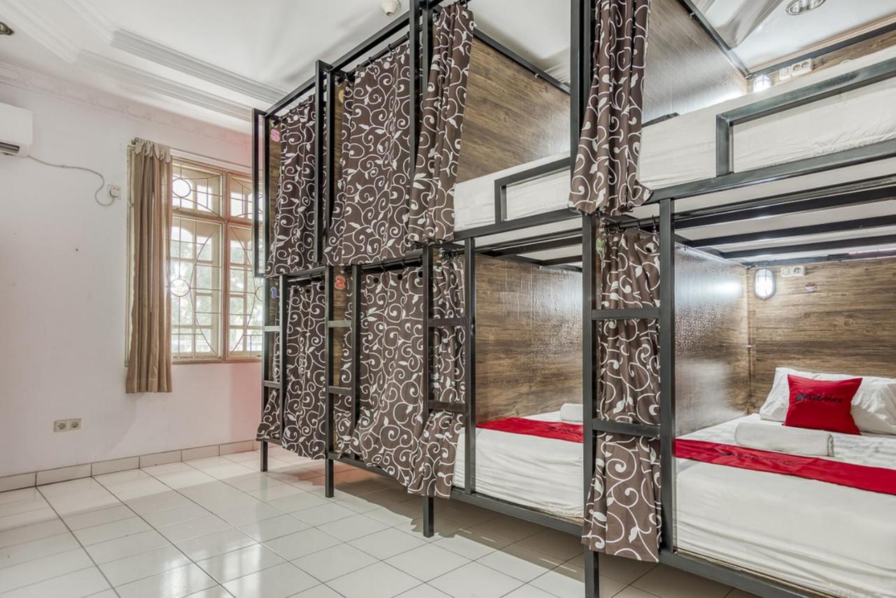 Reddoorz Hostel @ Feliz Noche Cengkareng Джакарта Экстерьер фото