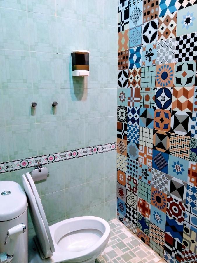 Reddoorz Hostel @ Feliz Noche Cengkareng Джакарта Экстерьер фото