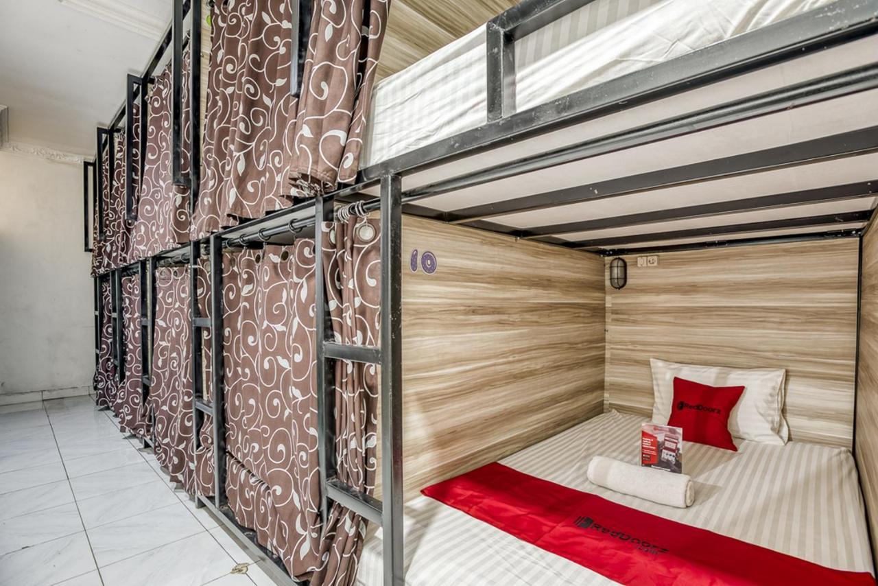 Reddoorz Hostel @ Feliz Noche Cengkareng Джакарта Кровати хостела фото