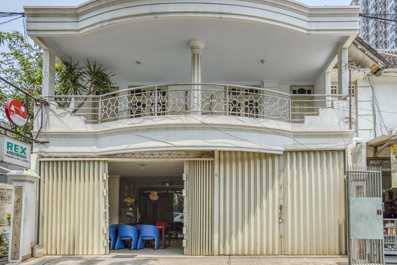Reddoorz Hostel @ Feliz Noche Cengkareng Джакарта Экстерьер фото